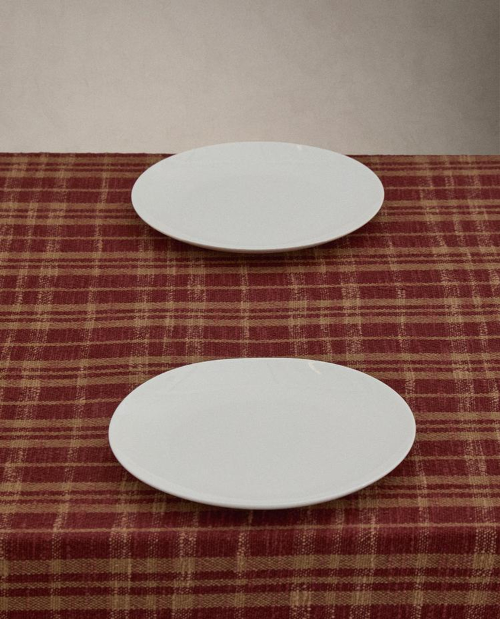 ZARA HOME РОЖДЕСТВЕНСКАЯ СКАТЕРТЬ ИЗ ХЛОПКА В КЛЕТКУ С БАХРОМОЙ, ЭКРЮ/КРАСНЫЙ