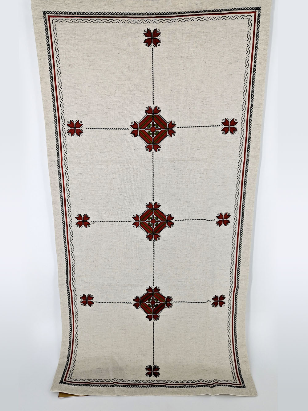 Дорожка с чувашской вышивкой