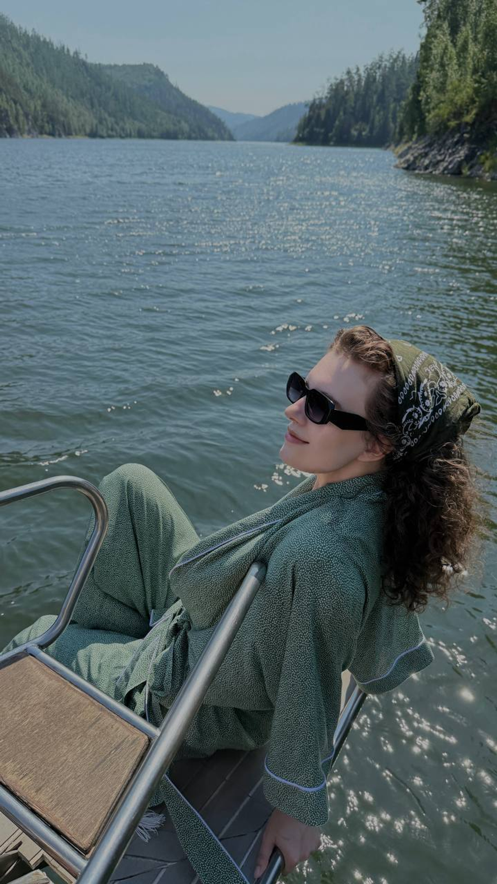 Блуза оверсайз в пижамном стиле в оливковом