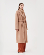 Пальто на поясе