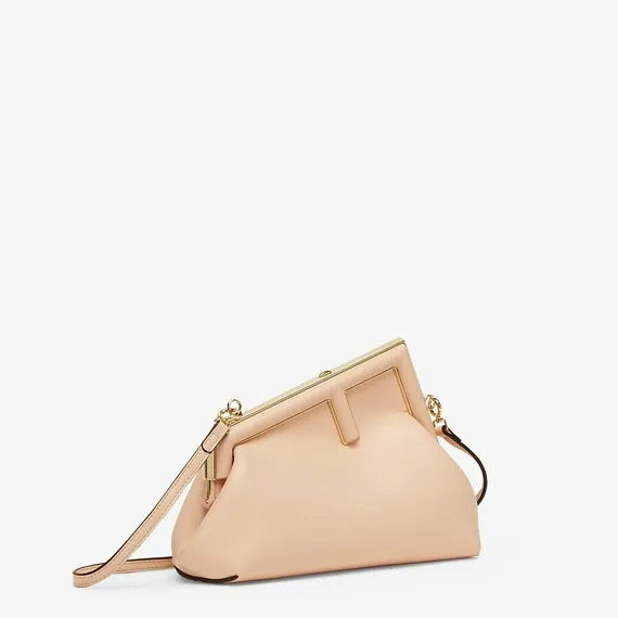 Сумка Fendi Fendi First маленькая кремовый
