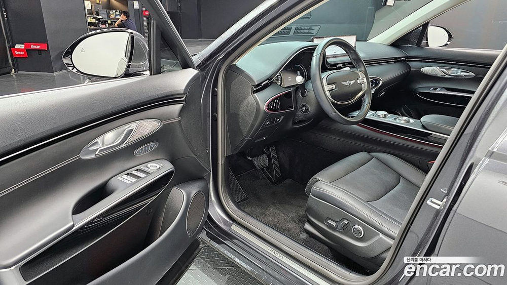 Genesis GV70 2.5T Бензин 2WD (01.2021)