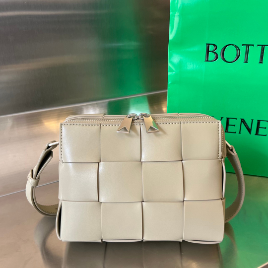Bottega Veneta Cassette Camera Bag 20 cm