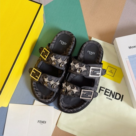 Fendi Feel Slides