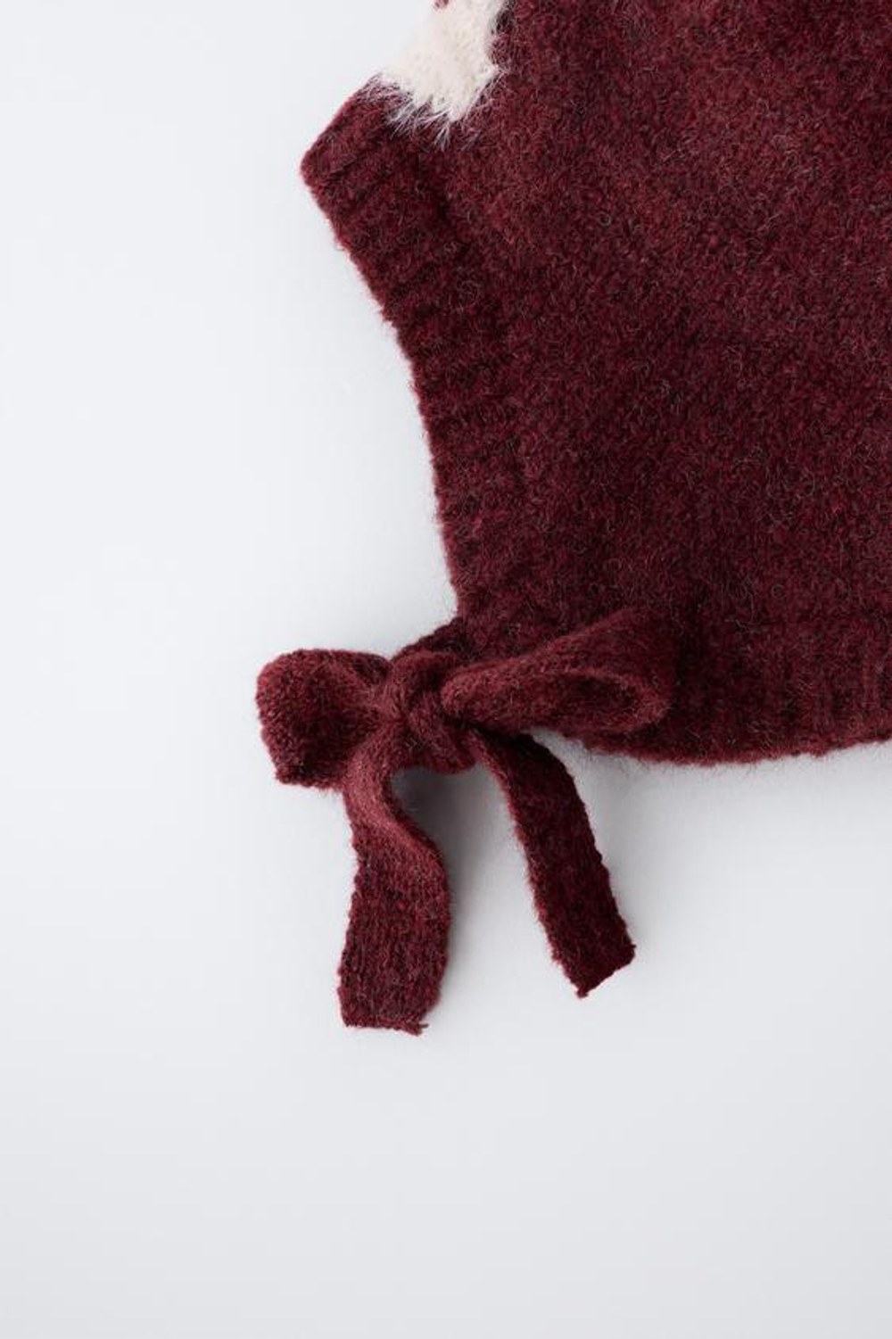 ZARA ТРИКОТАЖНЫЙ ЧЕПЧИК «СЕВЕРНЫЙ ОЛЕНЬ», БУРГУНДИ