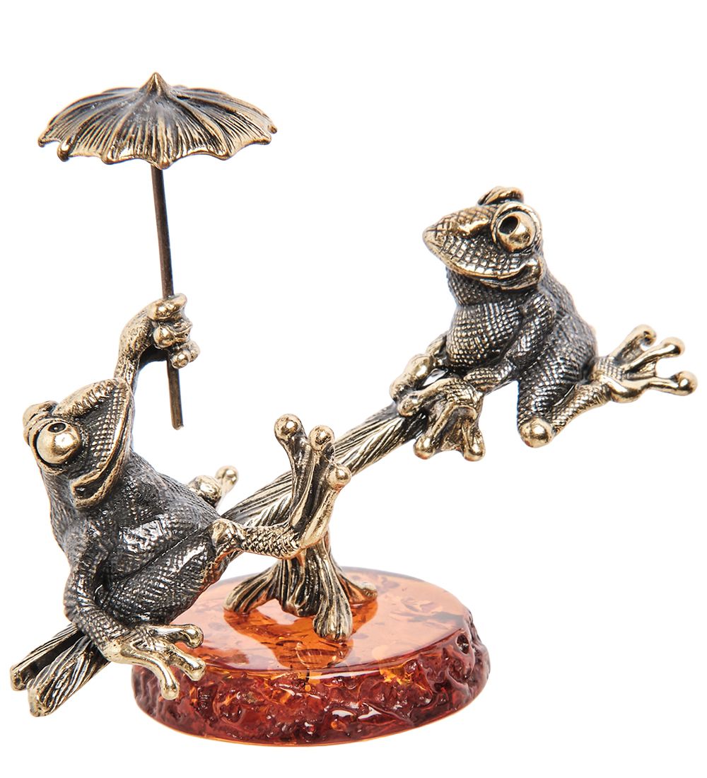Народные промыслы AM-1094 Фигурка «Лягушки на качелях» (латунь, янтарь)