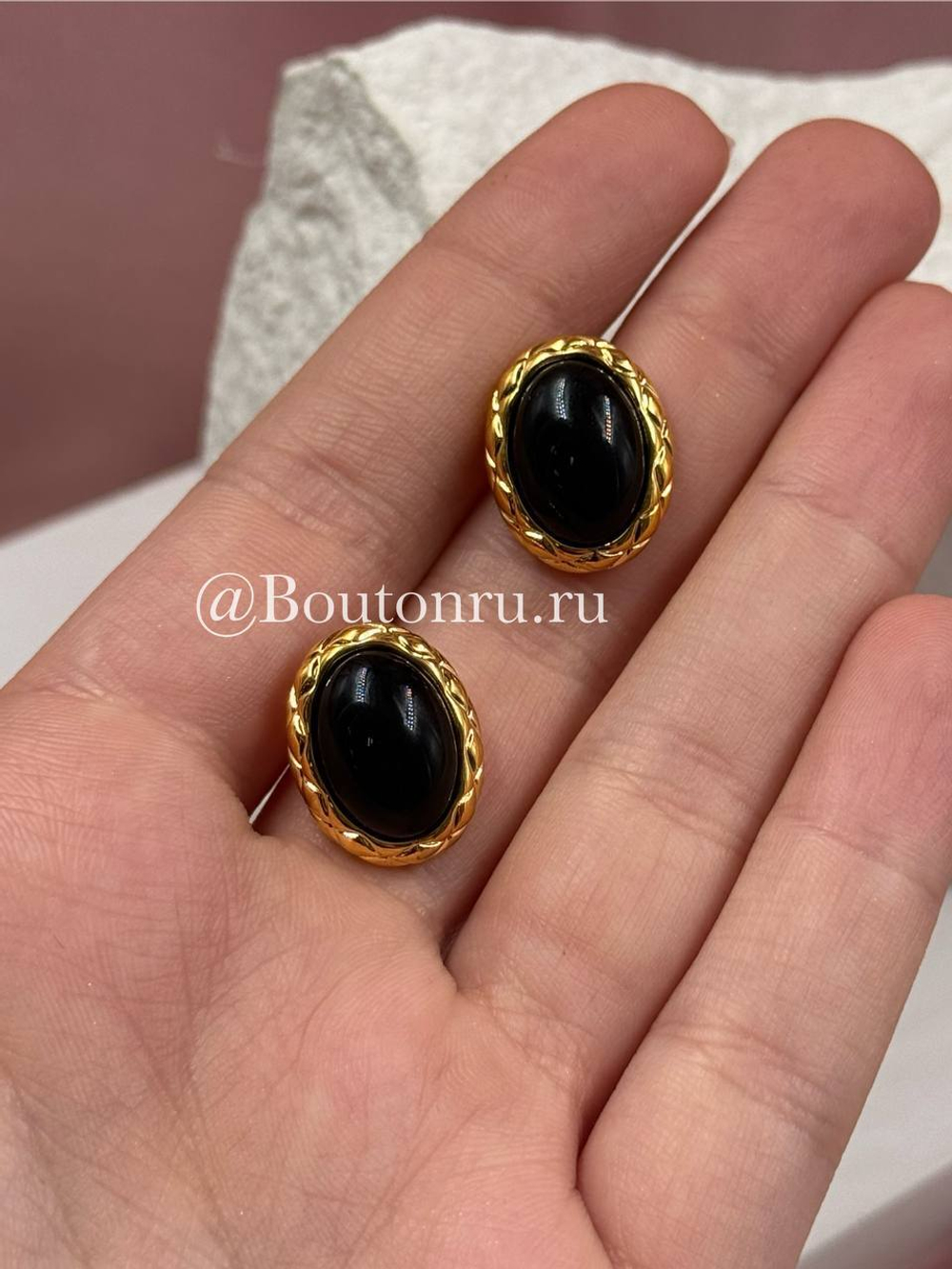 Винтажные серьги-гвоздики черные золото