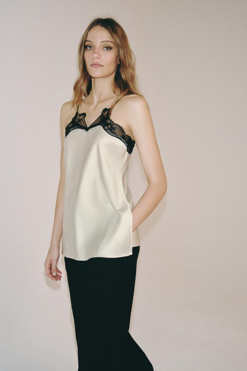 ZARA ТОП С КОНТРАСТНЫМ КРУЖЕВОМ — ZW COLLECTION, ЭКРЮ