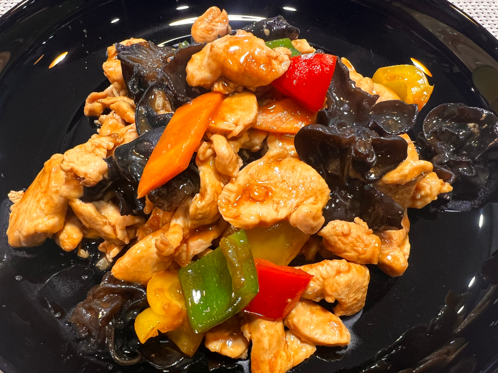 Куриная грудка с древесными грибами