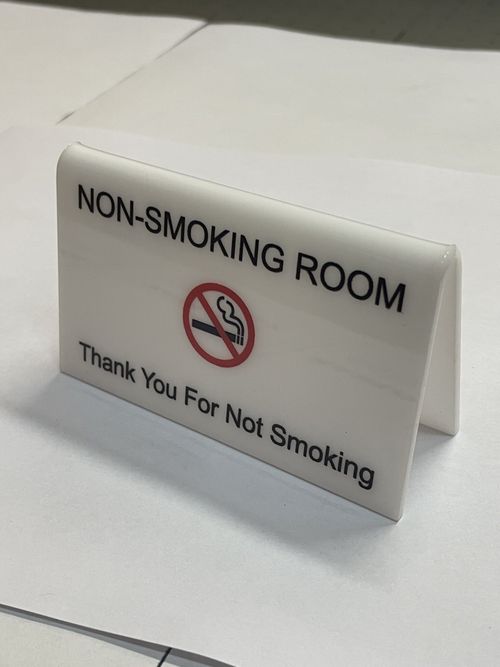 Табличка No Smoking