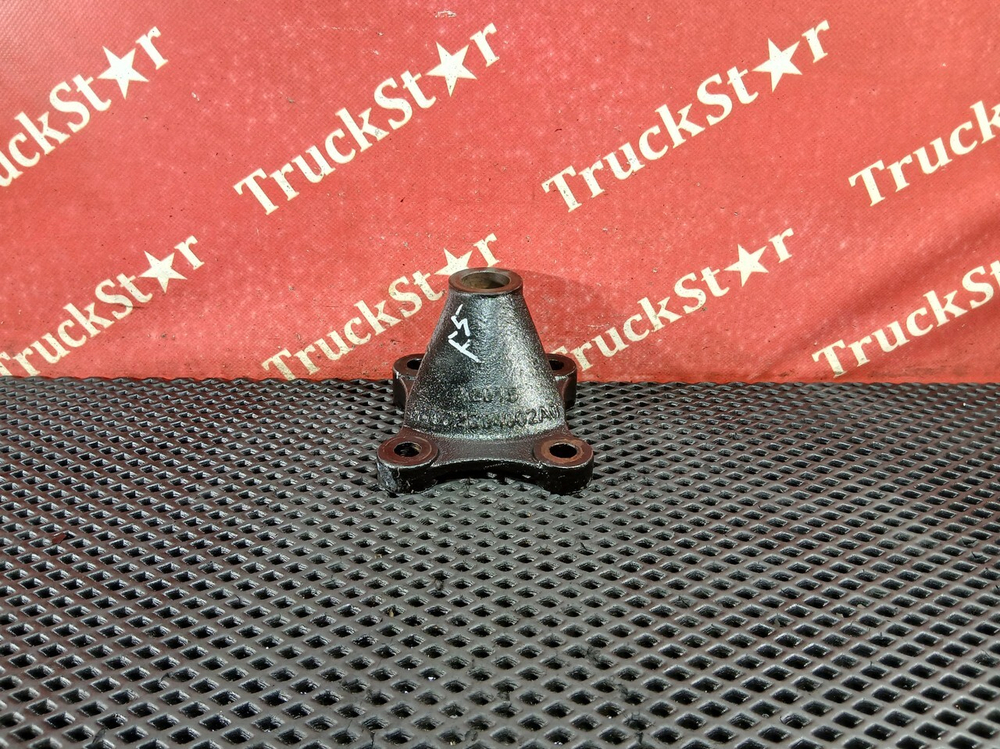 Кронштейн цилиндра подъема кабины 2023г.