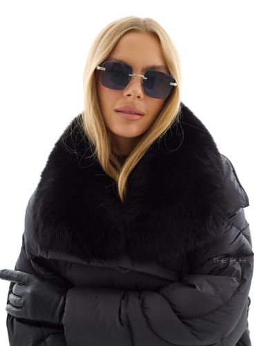 Длинный черный пуховик с мехом песца