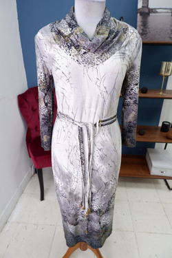 Платье Made in Kyrgyzstan нарядное 44-46 размер, новое