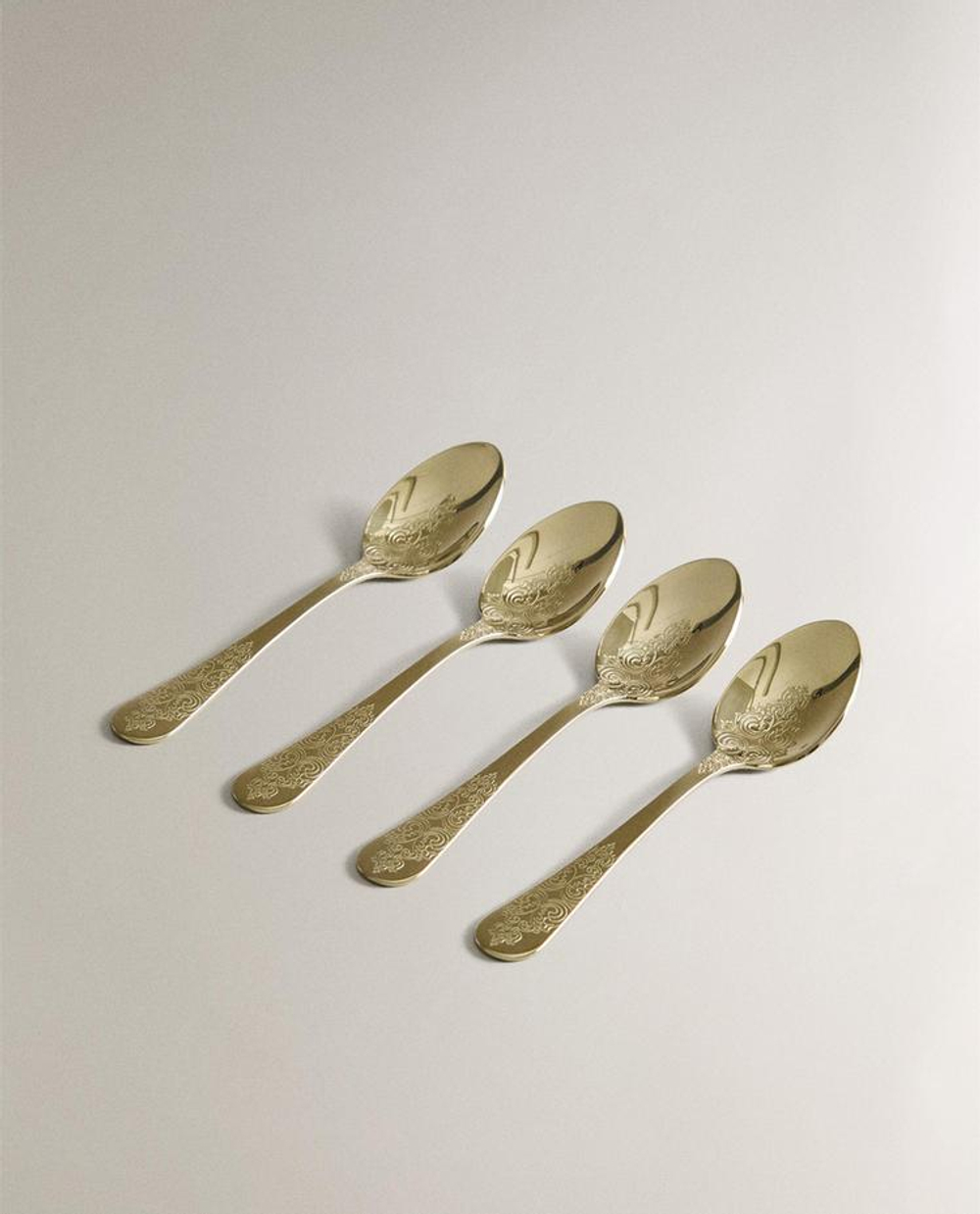 ZARA HOME НАБОР ДЕСЕРТНЫХ ЛОЖЕК С ГРАВИРОВКОЙ (4 ШТ.), ЗОЛОТИСТЫЙ