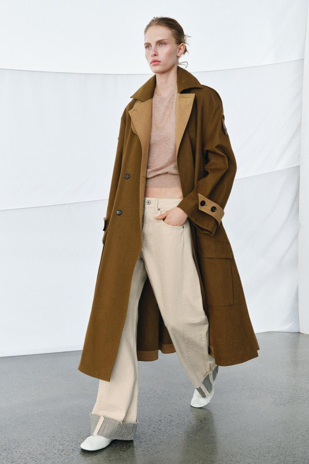 ZARA ДЛИННЫЙ КОМБИНИРОВАННЫЙ ТРЕНЧ — ZW COLLECTION, МЯГКИЙ КАШТАНОВЫЙ