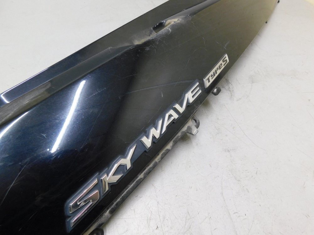 пластик боковой правый Suzuki Skywave 250 400 47111-14G00