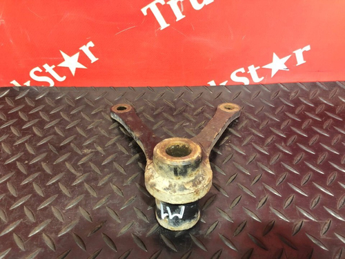 Кронштейн цилиндра подъема кабины