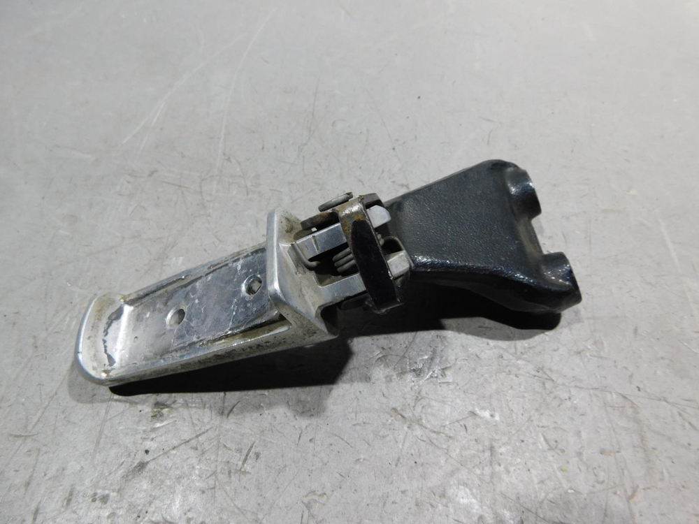 Подножка водительская левая Yamaha V-Max 1200 022872