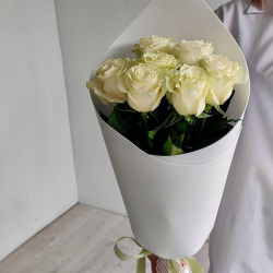 Букет 7 белых роз