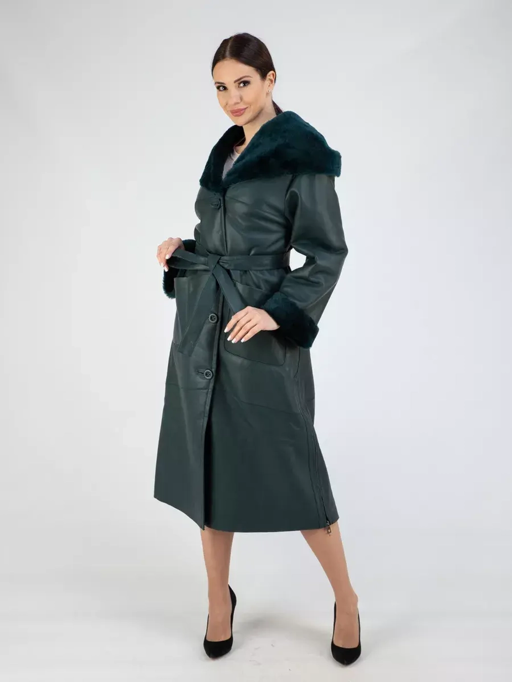 Дубленка зимняя натуральная с капюшоном