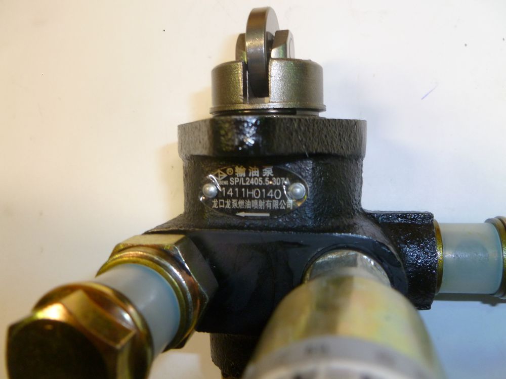 Насос ручной подкачки топлива SDEC SC4H180D2; TDS 120 4LTE (фланец 52х67,5,правый) /Hand Primer pump (S00017766+1,SP/L2405.5.307A)