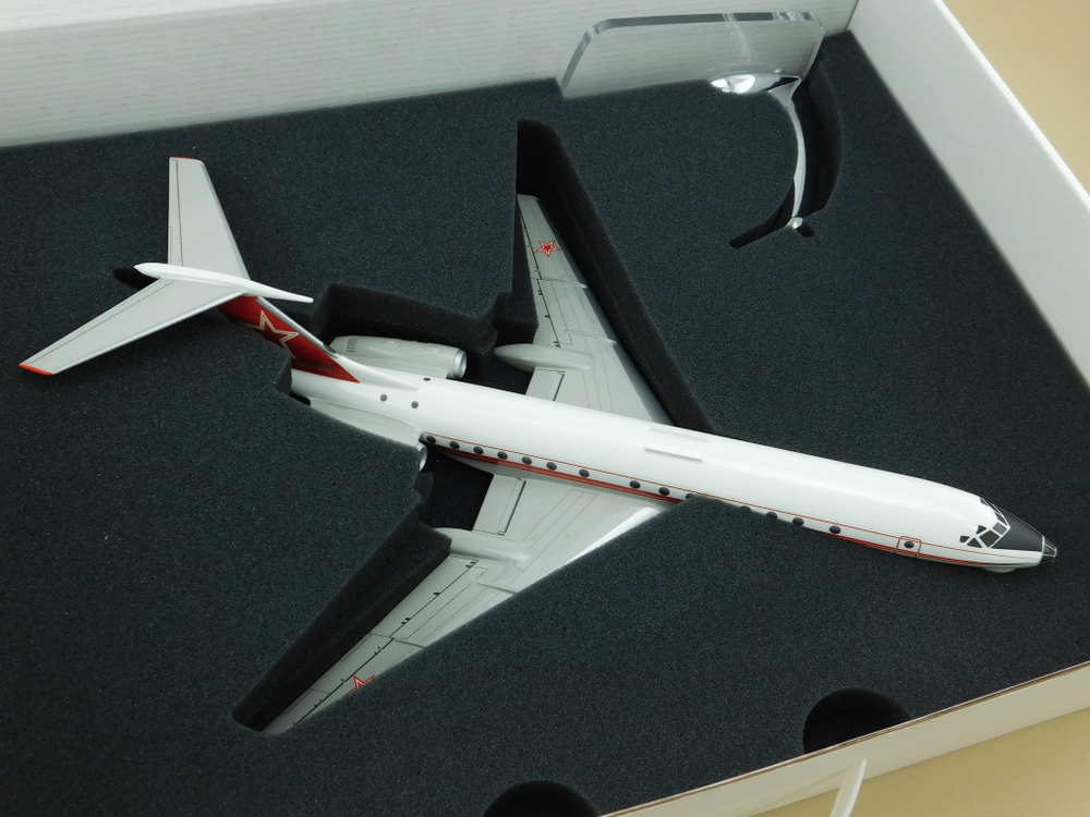 Модель самолета Ту-134Ш (М1:100, ВВС России, RF-66031, 36)