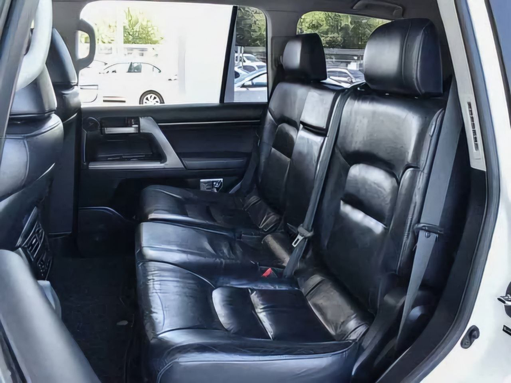 TOYOTA LAND CRUISER 200