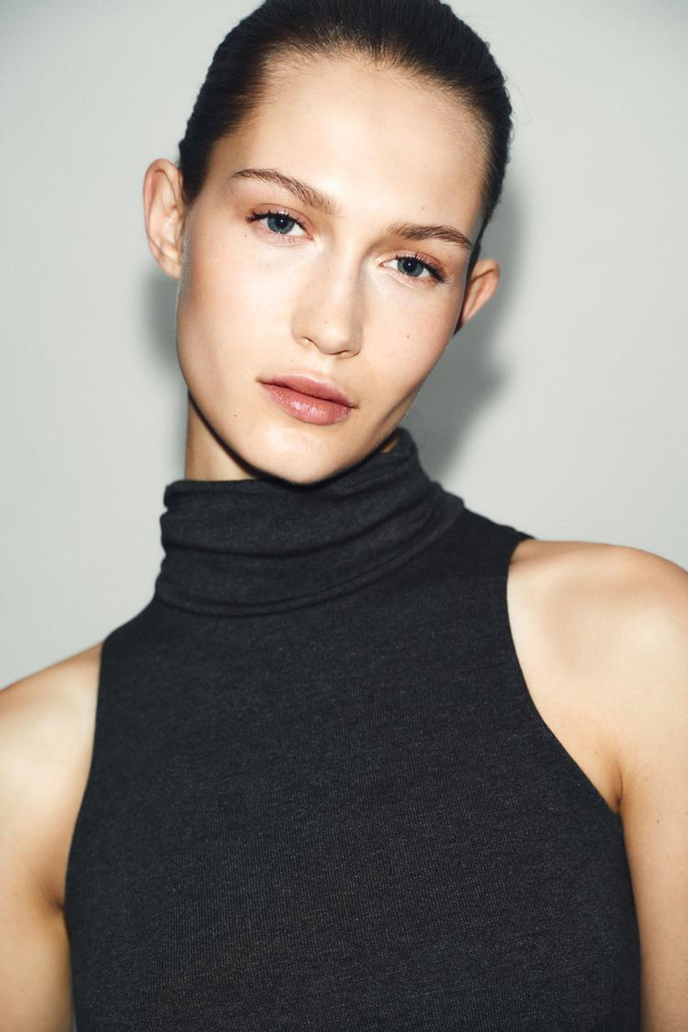 ZARA МЯГКИЙ ТОП-ХАЛТЕР, АНТРАЦИТОВО-СЕРЫЙ