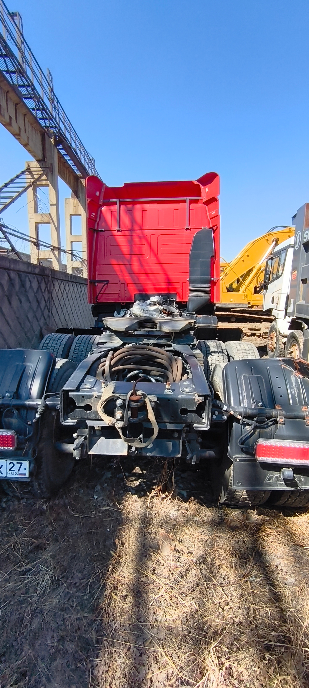 МАЗ 6430 6x4 Седельный тягач 6430С9-570-012 (Дизельный, 11,1 л, 420 л.с., МТ)