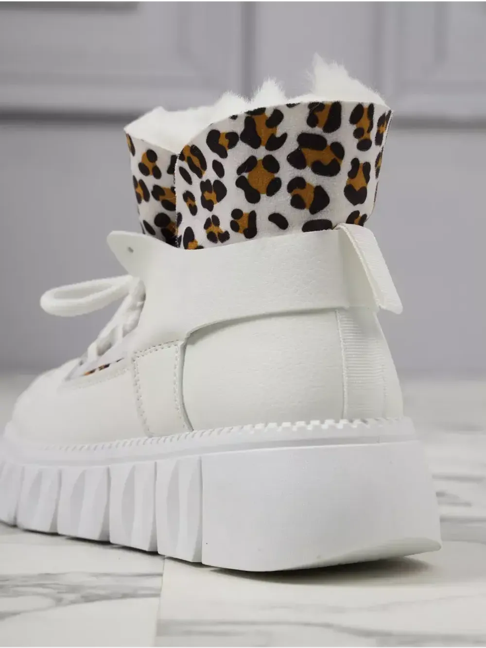 Зимние ботинки на платформе