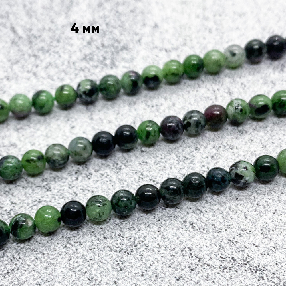 Бусины Цоизит (с корундом), диаметр 4 мм, цена за 43-44 шт (1/2 нити)