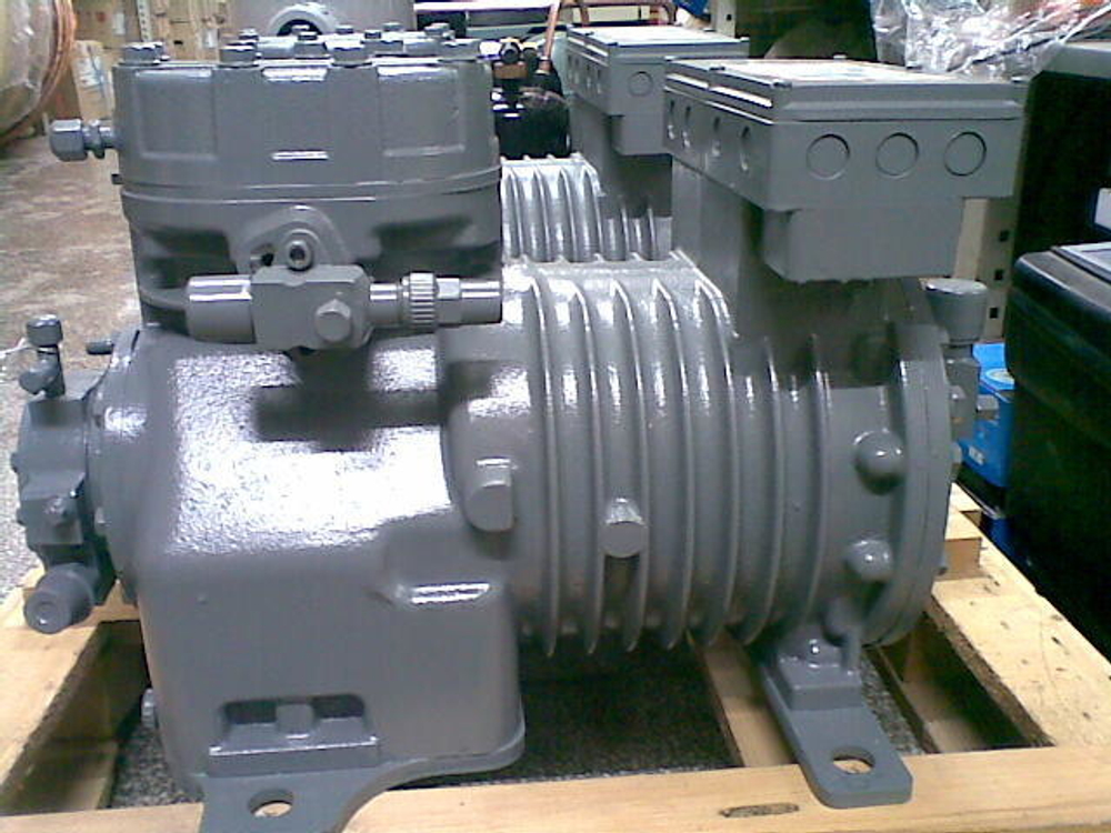 Полугерметичный поршневой компрессор DWM Copeland D4DJ-300X