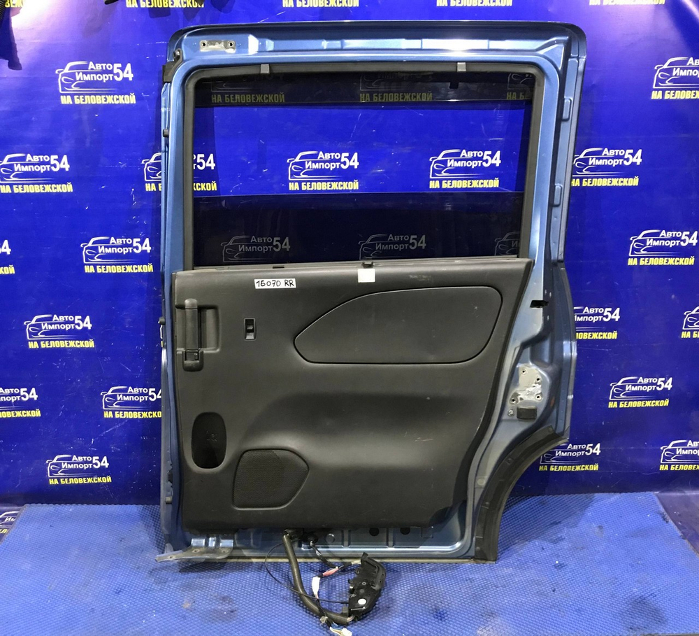 Дверь задняя правая NISSAN SERENA 2016-2022