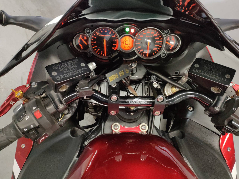 Suzuki GSX1300R Hayabusa 050157