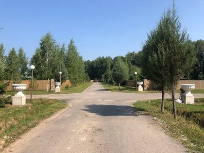 В жилой застройке «Романовского Парка» установлены вазоны