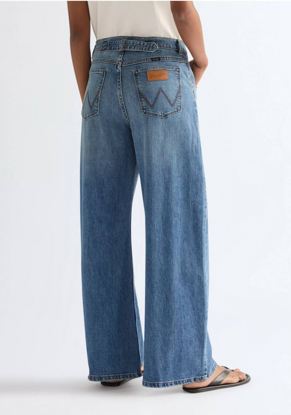 Джинсы женские WRANGLER LR ULTRA BARREL STORMY DUST