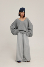 Джемпер вязаный с V-вырезом