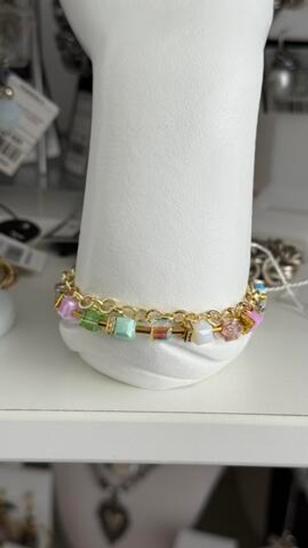 Браслет двойной из микса кубиков Swarovski и цепочки ролло, оттенок золото