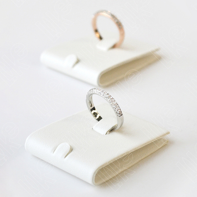 Подставка для кольца/язычок/язычок для бирки/40*52*9 мм. Кожа БЕЛАЯ