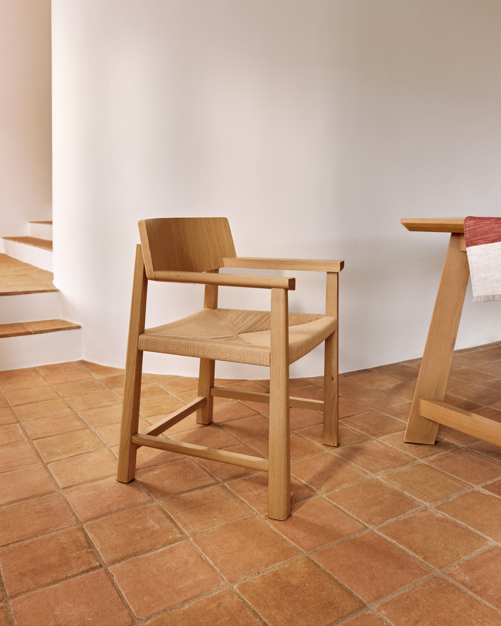 Стул Idun из массива дуба с натуральной отделкой и сиденьем из веревки