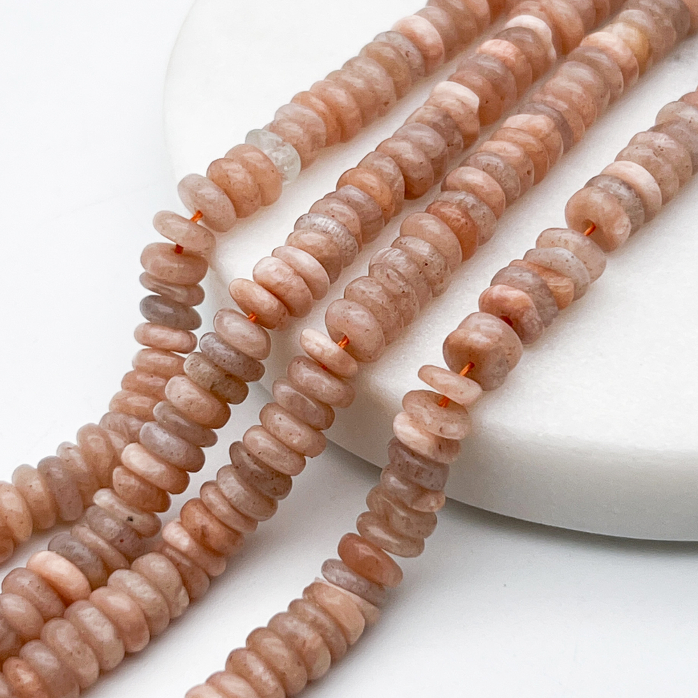 Солнечный камень бусины, рондель, размер около 1,8-2,5*5,5-6 мм, цена за отрезок 19 см (1/2 нити)