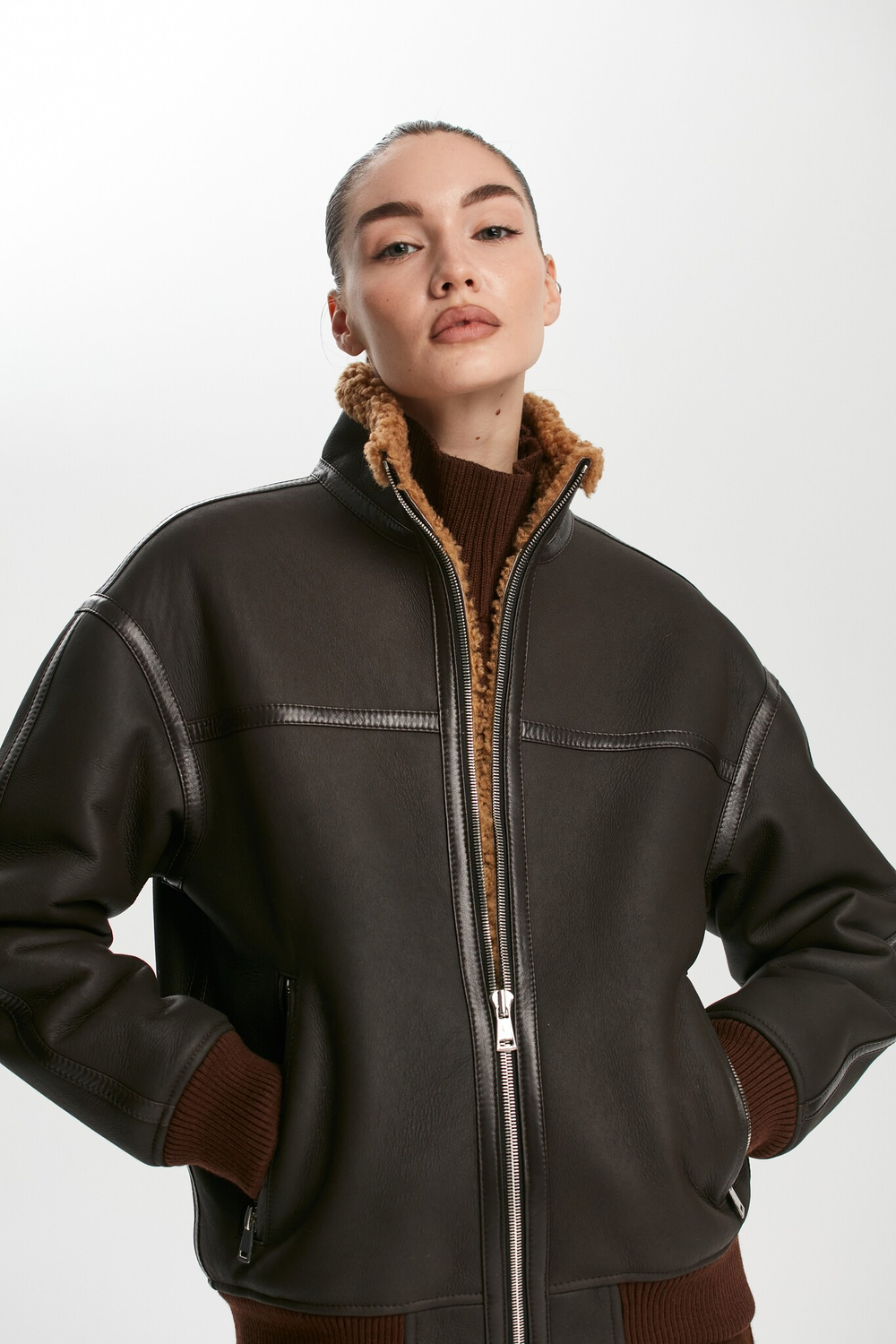 Дубленка бомбер