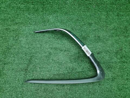 Накладка переднего бампера Toyota Camry xv70 20-нв