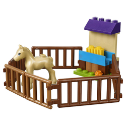 LEGO Friends: Конюшня для жеребят Мии 41361 — Mia's Foal Stable — Лего Френдз Друзья Подружки