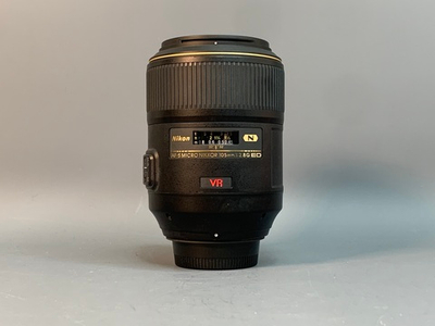 Nikon 105mm 2.8G IF-ED AF-S VR Micro-Nikkor