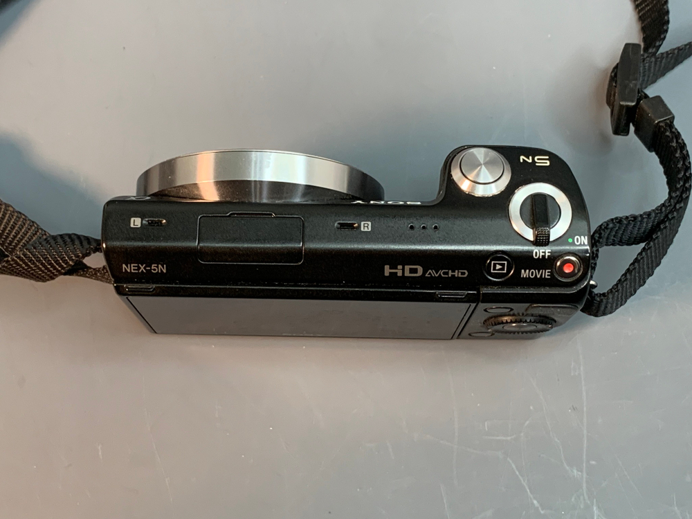 Sony Alpha NEX-5N Kit 18-55mm 30.000 кадров с дефектом