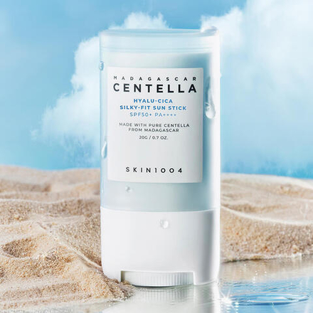 SKIN1004 Солнцезащитный стик с шёлковым финишем Hyalu-Cica Silky-Fit Sun Stick SPF50+ PA++++