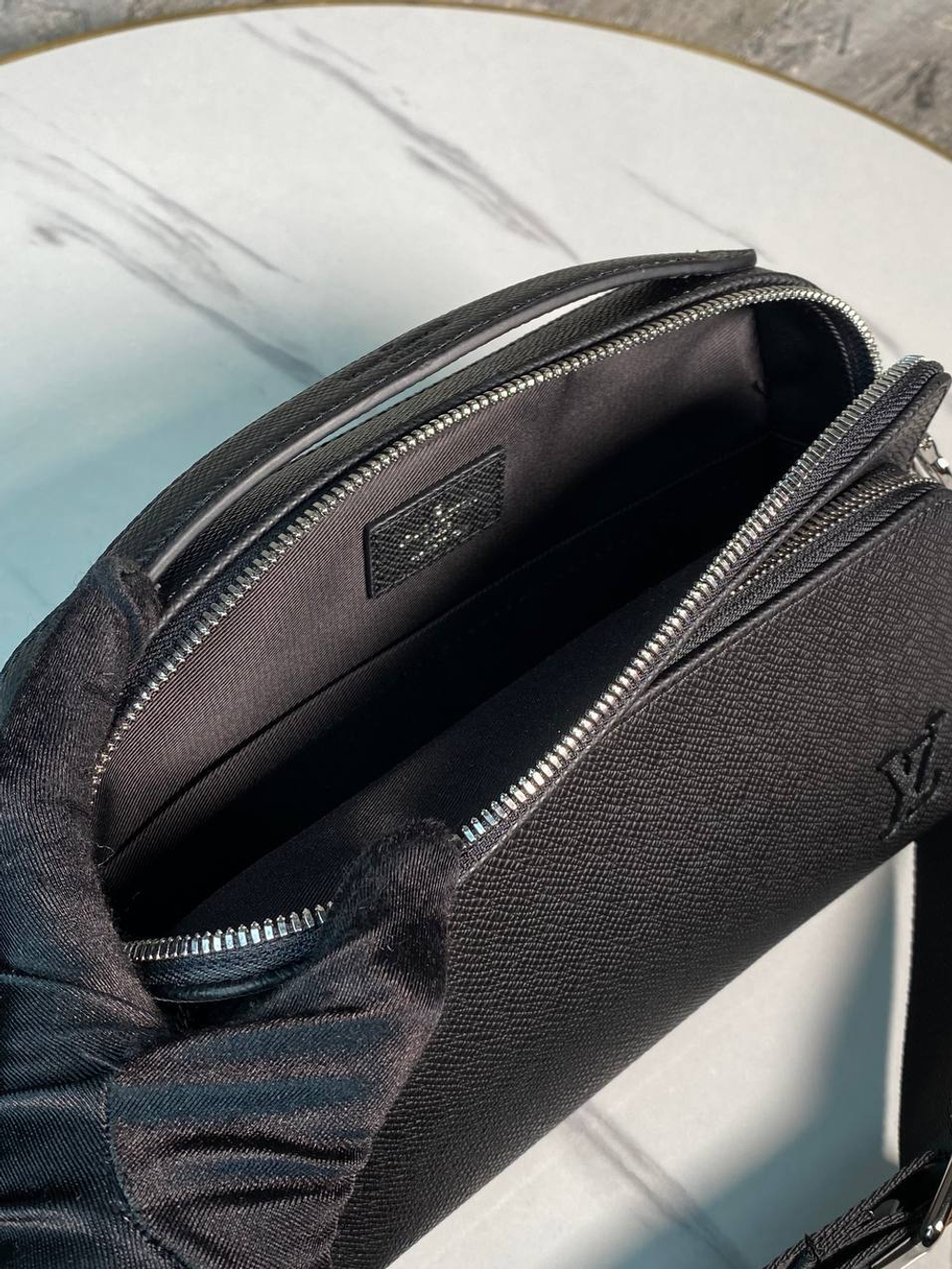 Сумка-мессенджер Louis Vuitton, арт. 462040124