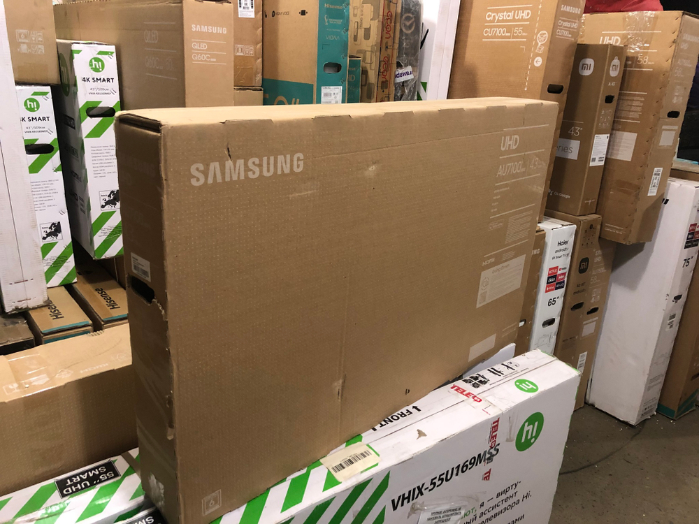 Телевизор Samsung UE43AU7101UCCE