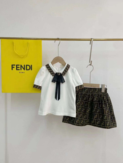 Костюм для девочки Fendi